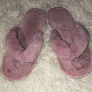 *FREE WITH ANY PURCHASE* Fashion nova slippers